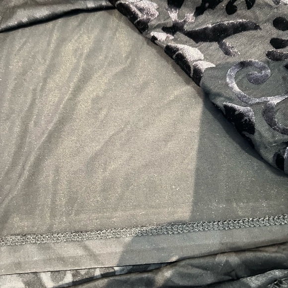 Like new vegan leather cobra print lined skirt - Picture 3 of 6